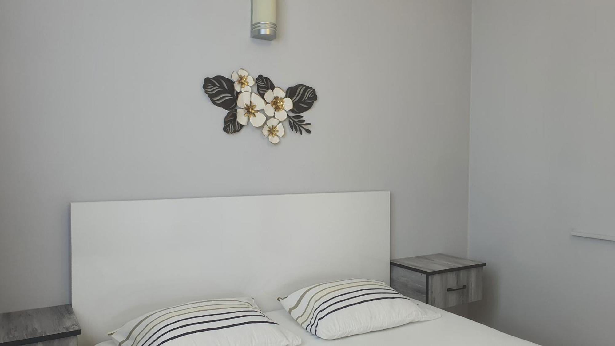 Helios Hotel&hostel *