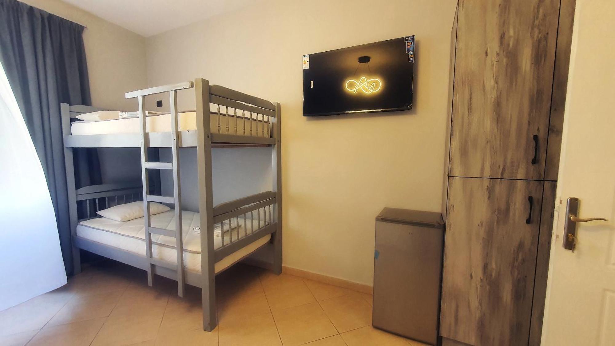 Helios Hotel&hostel Albergue *